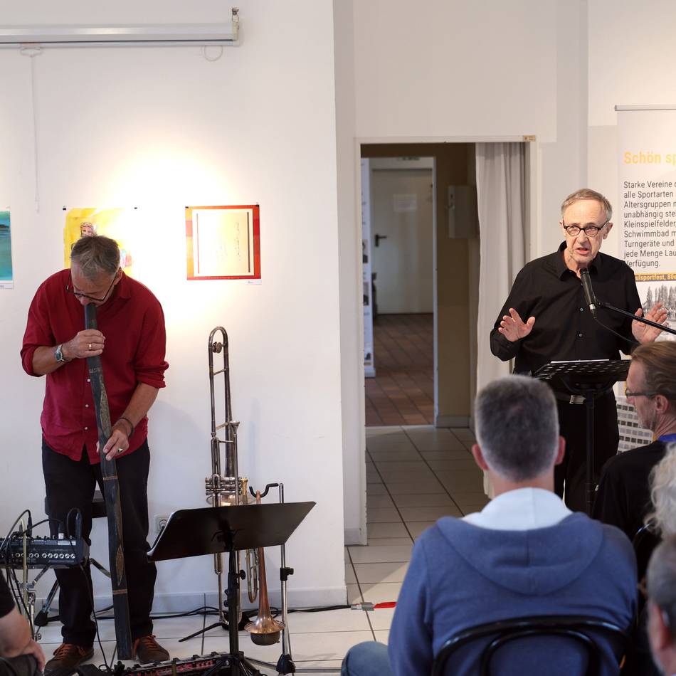 Veranstaltung in Korschenbroich: Humorvolle und beklemmende Momente beim Hüsch-Abend