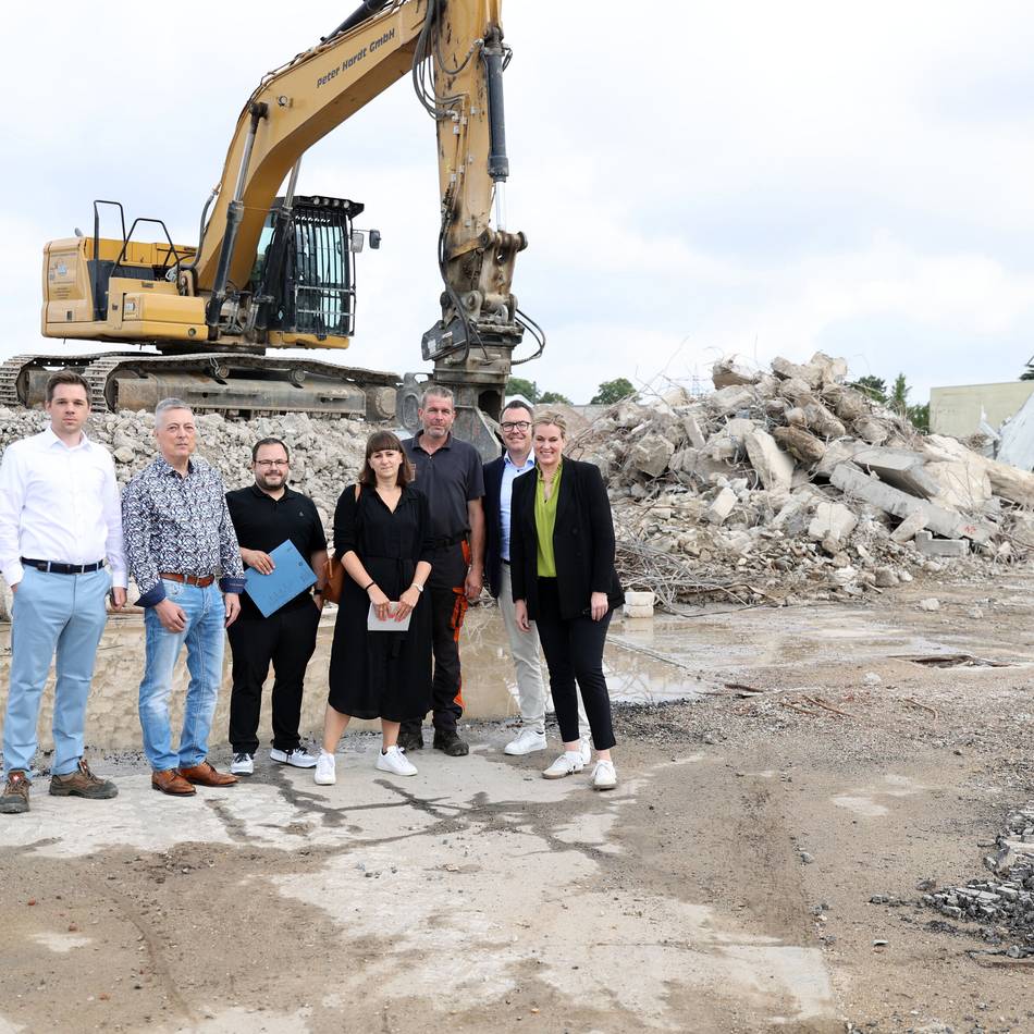 Baumaßnahmen in Korschenbroich: Abrissarbeiten auf knapp 20.000 Quadratmeter großem Areal von Rewe