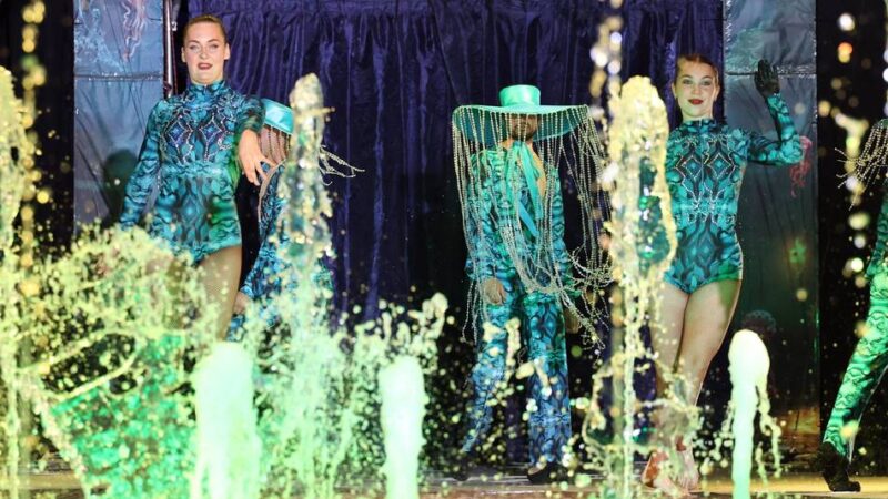 Artisten aus der Ukraine: Mit 120-Tonnen-Pool – Wasser-Zirkus „Waterland“ kommt nach Düsseldorf