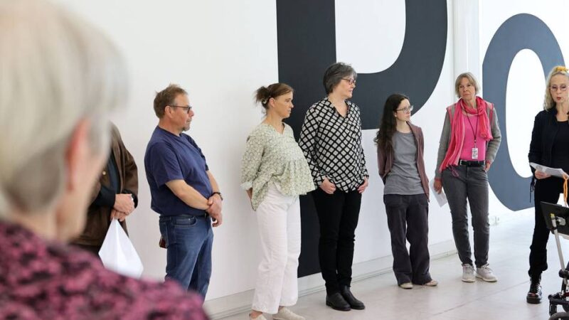Kunst in Mönchengladbach: Ira Jansen führt durch „Contact M“