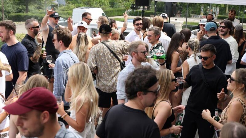 Open-Air-Veranstaltung in Mönchengladbach: Mit elektronischen Klängen den Tag zur Nacht gemacht