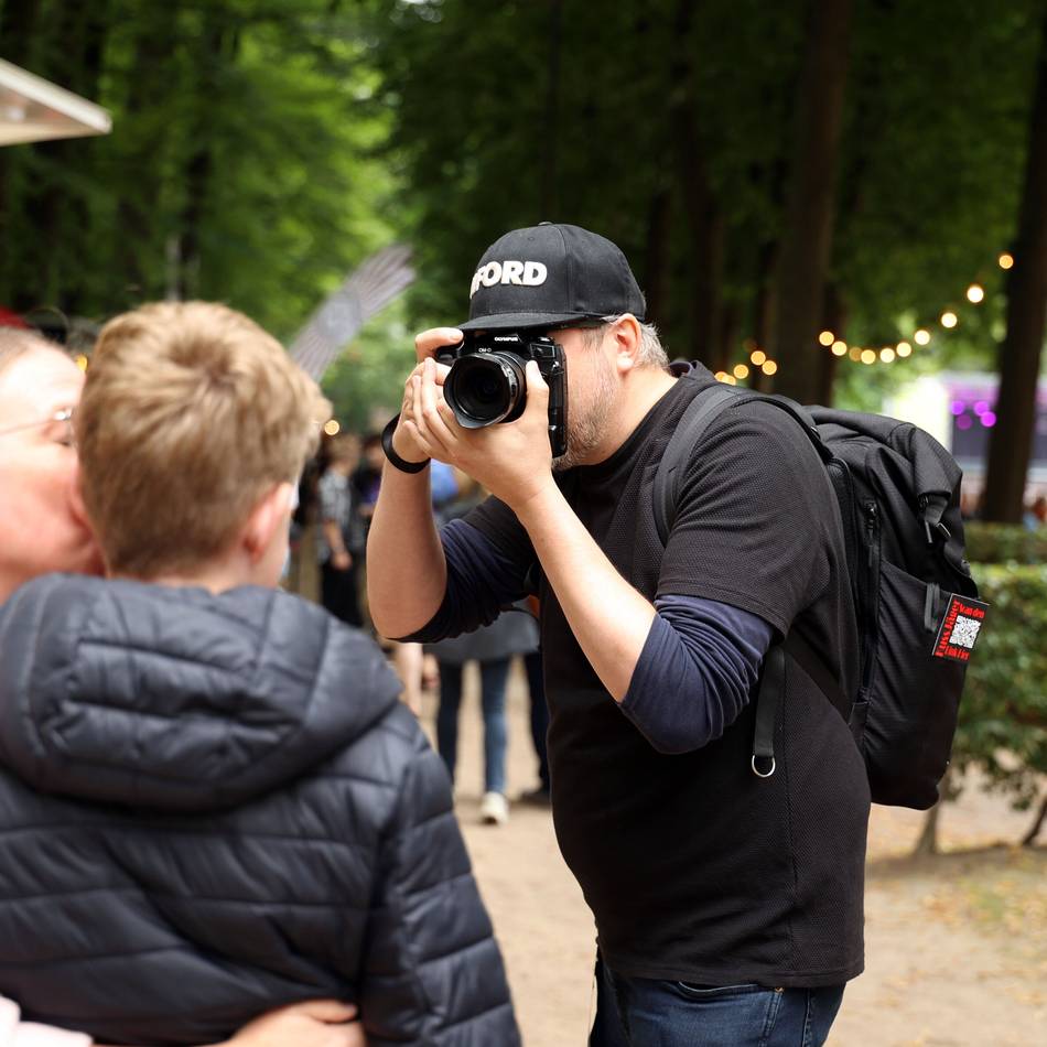 Projekt von Düsseldorfer Fotograf: „Die Kussbereitschaft auf der Rheinkirmes war groß“