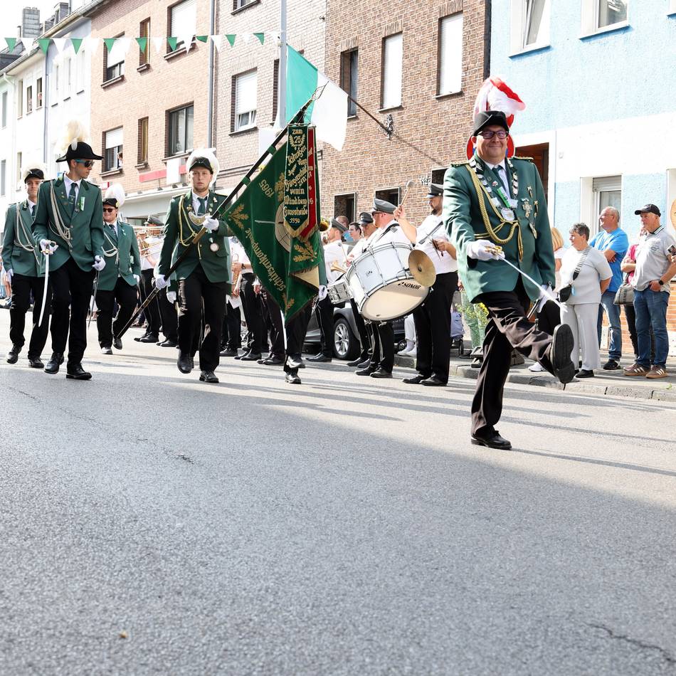 Schützenfest in Mönchengladbach: Pfarrer Bassy hält seine letzte Predigt zur Windberger Kirmes