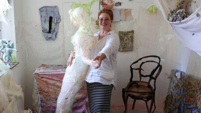 Ausstellung in Mönchengladbach: Ulrike Schröter begibt sich auf künstlerische Spurensuchen