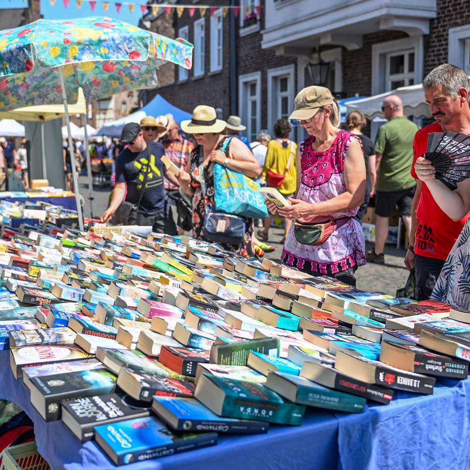 Sonntag, 13. Juli: Bücherbummel im historischen Ortskern in Wachtendonk