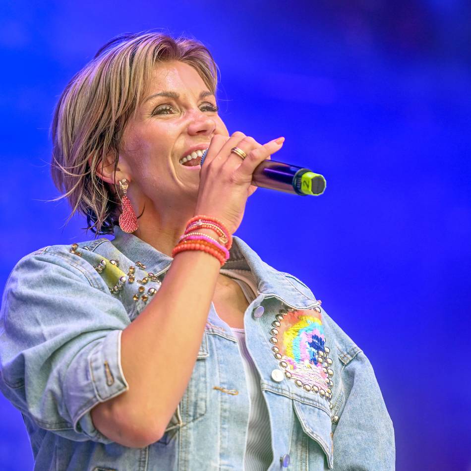 Mit Anna-Maria Zimmermann, Isi Glück und Calvin Kleinen: FZX veranstaltet Beachparty an der Xantener Südsee