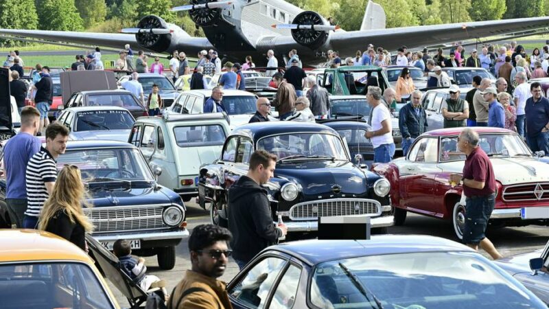 „Oltimer Fly & Drive In“ am Airport Mönchengladbach: Die etwas andere Ü-30-Party auf dem Flugfeld