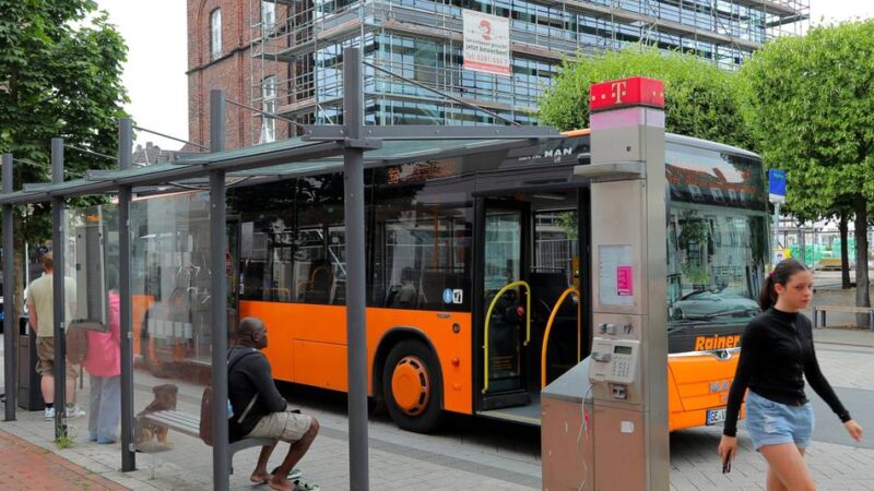 Autofreie Innenstadt in Rheinberg: Dämpfer für Kappung der City-Buslinie