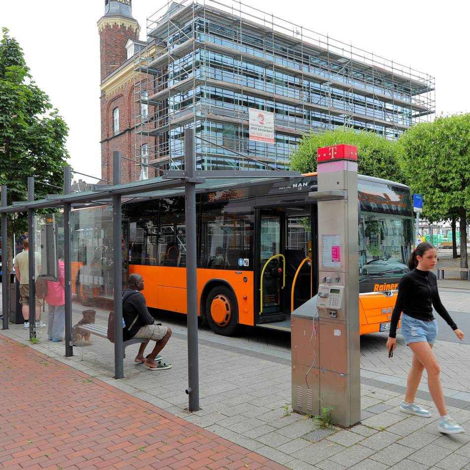 Autofreie Innenstadt in Rheinberg: Dämpfer für Kappung der City-Buslinie