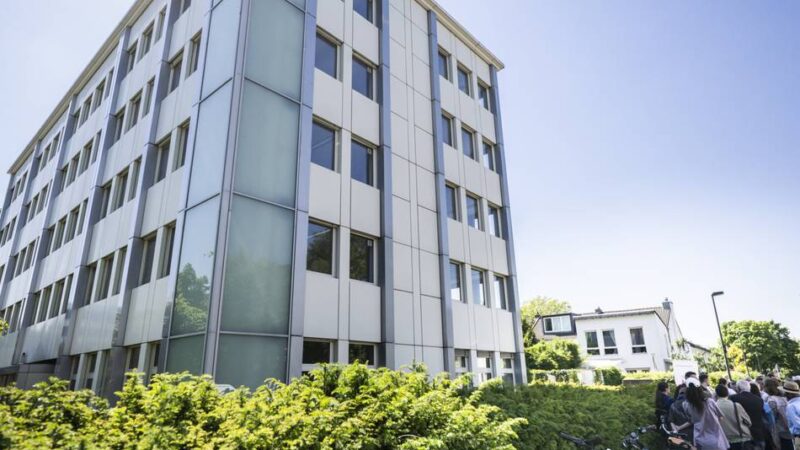 Altes Bürogebäude in Düsseldorf wird umgebaut: Neue Unterkunft für 120 Wohnungslose – Infoveranstaltung für Nachbarn