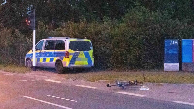 Anfang Juni in Krefeld: 81-jähriger Radfahrer nach Unfall mit Polizeiwagen gestorben
