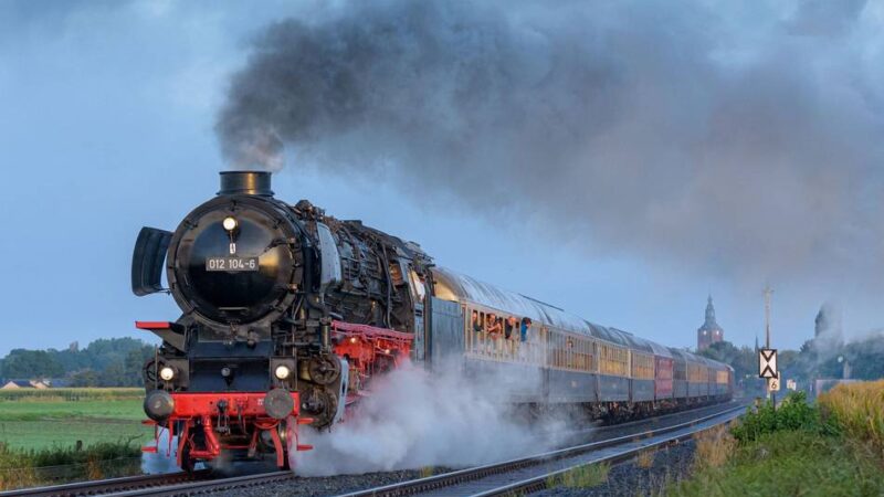 Fahrt mit historischem Zug: Ein Ereignis für Bahnfans – mit der Dampflok vom Niederrhein nach Cochem
