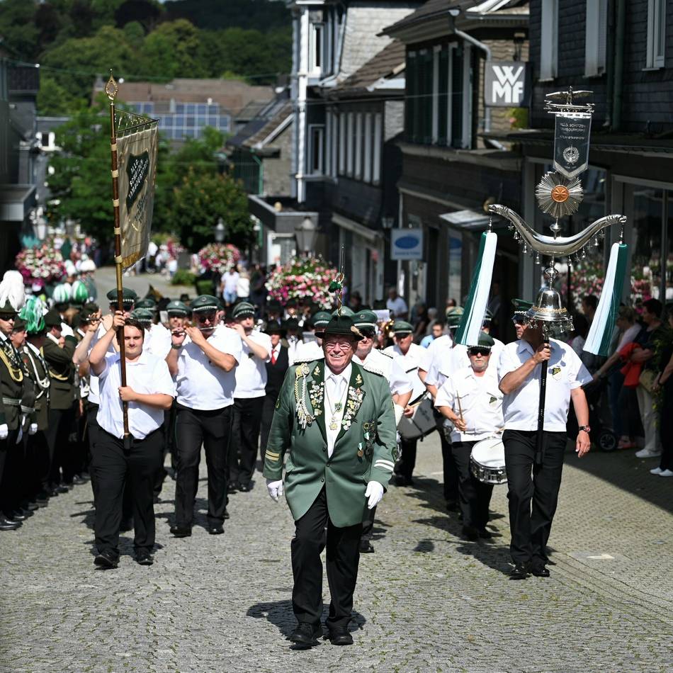 Vier Tage Party in Hückeswagen: Traditionelles Schützenfest, ungewöhnlicher Termin