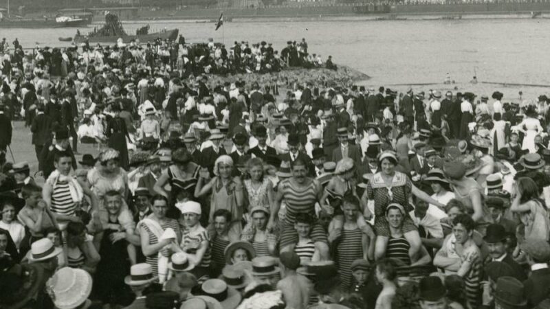 Geschichte der Strandbäder: Warum Düsseldorfer vor 100 Jahren noch im Rhein baden konnten