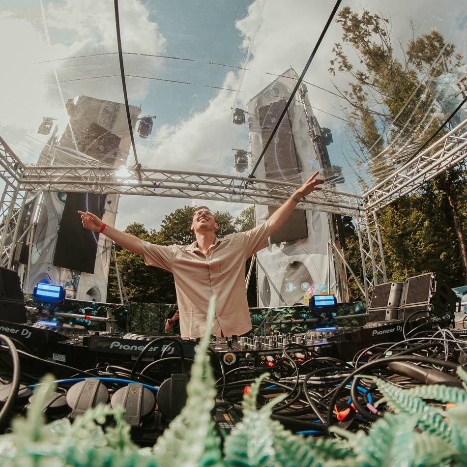 DJ aus Iserlohn: DJ DBroke – Vom Kinderzimmer auf die Parookaville-Bühne
