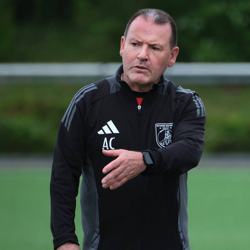 Erfahrener Mann aus der Bezirksliga kommt: Dieser Landesligist trifft eine überraschende Trainer-Entscheidung