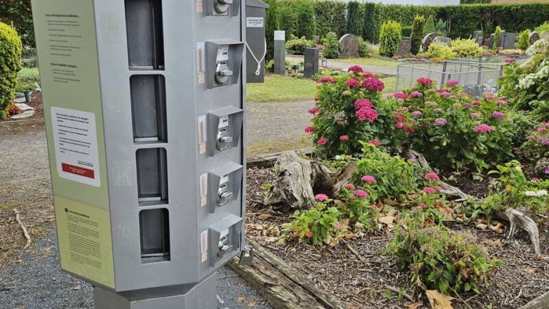Glas statt Kunststoff: Friedhof-Automat spendet nachhaltige Grablichter in Mönchengladbach