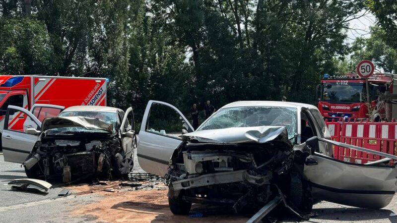 Im Stadtteil Obermeiderich: Schwerer Auto-Unfall in Duisburg – mehrere Verletzte