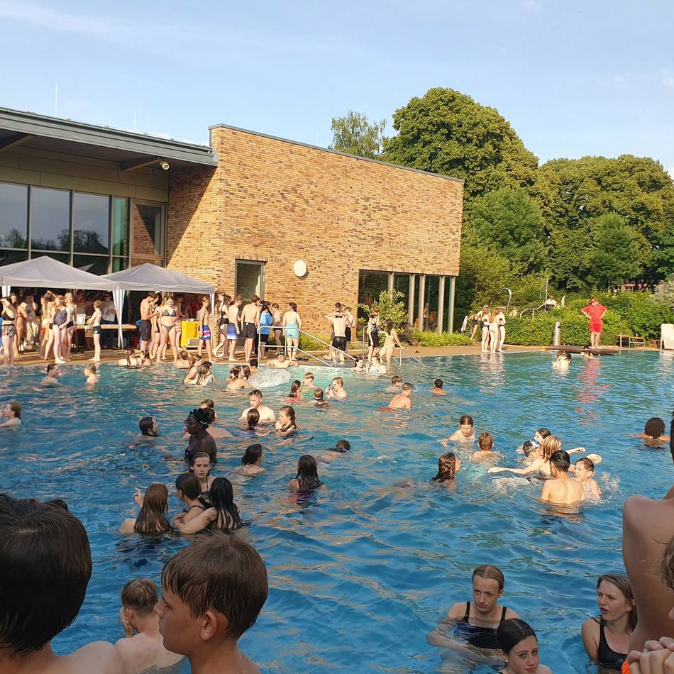 Mit DJ und Tombola: „School´s-Out-Party“ in Erkelenz