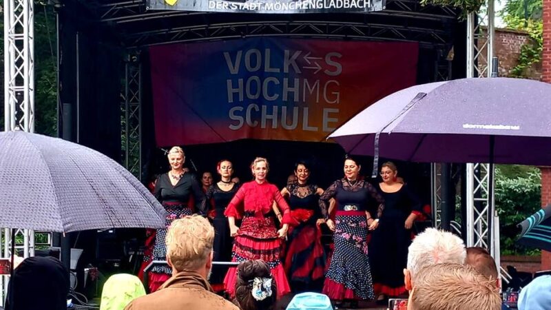 Abteiberg- und Berggartenfest zum Stadtjubiläum Mönchengladbach: Graue Wolken, bunte Aktionen – so lief das Abteibergfest