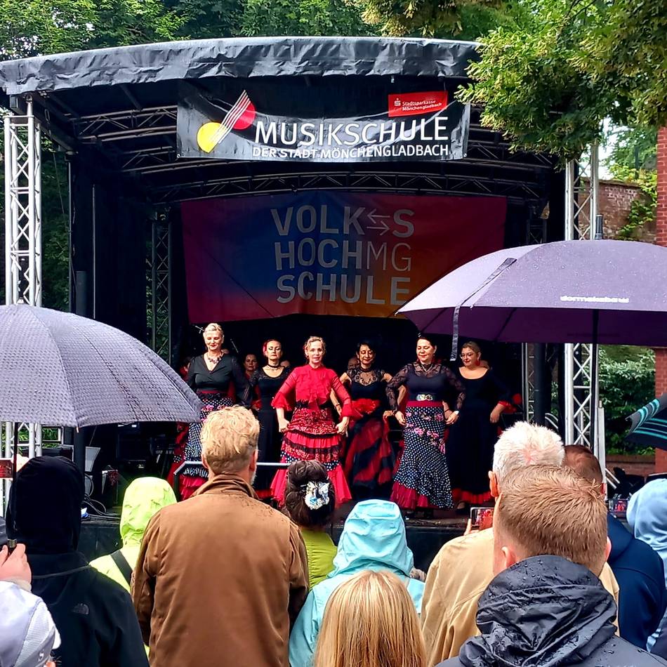 Abteiberg- und Berggartenfest zum Stadtjubiläum Mönchengladbach: Graue Wolken, bunte Aktionen – so lief das Abteibergfest