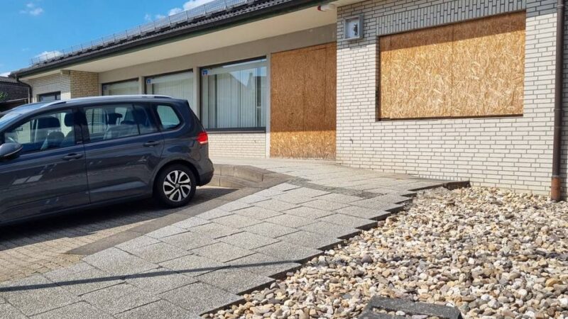 Tat im Jahr 2022: Stillstand bei gesprengter Volksbank-Filiale in Gierath