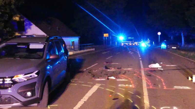 Unfall in Hückeswagen-Scheideweg: Fatales Wenden auf L101 – Biker (20) schwer verletzt
