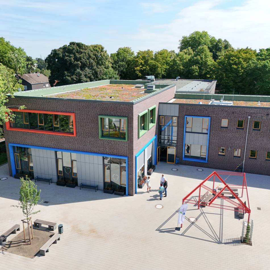 Ausbau an Duisburger Grundschule: „Wir haben einen nachhaltigen und barrierefreien Gebäudekomplex geschaffen“