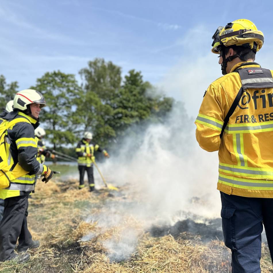 Waldbrand-Übung nahe dem Rayerssee: Gelderner Feuerwehr übt den Ernstfall