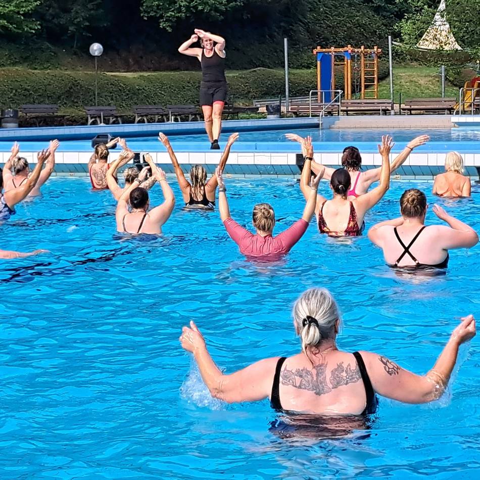 Freibad in Wermelskirchen-Dabringhausen: Im Freibad herrscht Clubstimmung