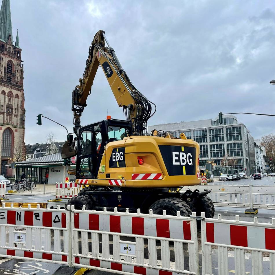 Verkehr in Düsseldorf: Friedrichstraße wegen Asphaltarbeiten eine Woche lang gesperrt
