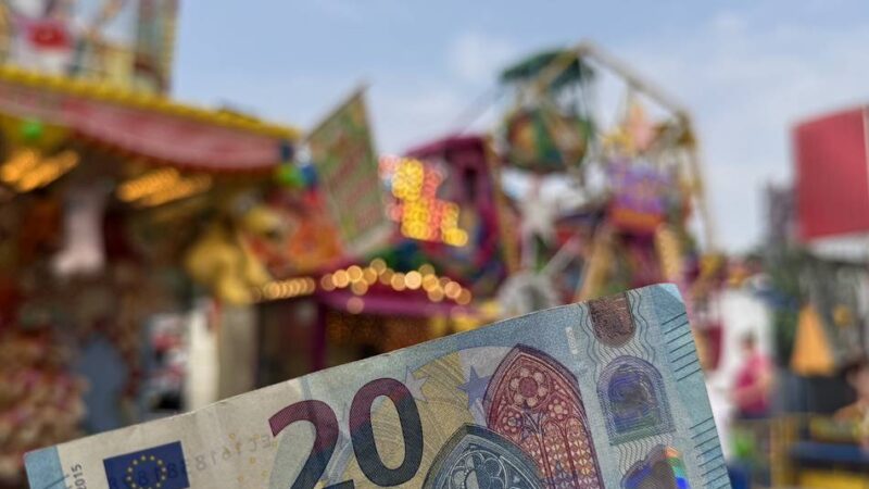 Kirmes in Kleve: Mit 20 Euro auf der Kirmes? „Man fragt sich, wie Familien mit mehreren Kindern das manchen“