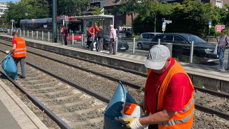 Achtköpfiges Team im Einsatz: Wie die Rheinbahn gegen die Vermüllung der Haltestellen kämpft