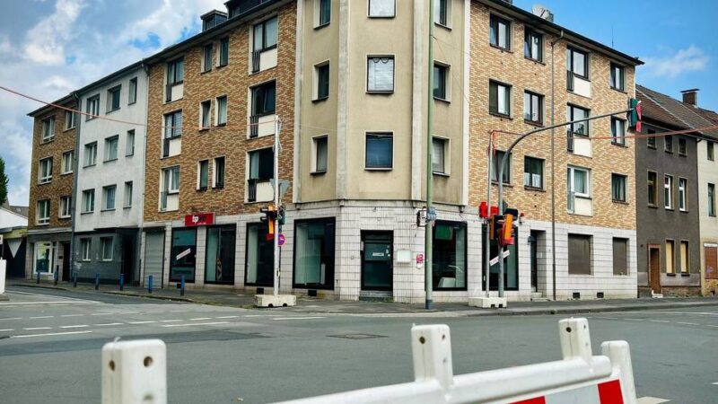Im Duisburger Süden: 35-Jähriger in Schönheitssalon niedergestochen – Polizei fasst Verdächtigen