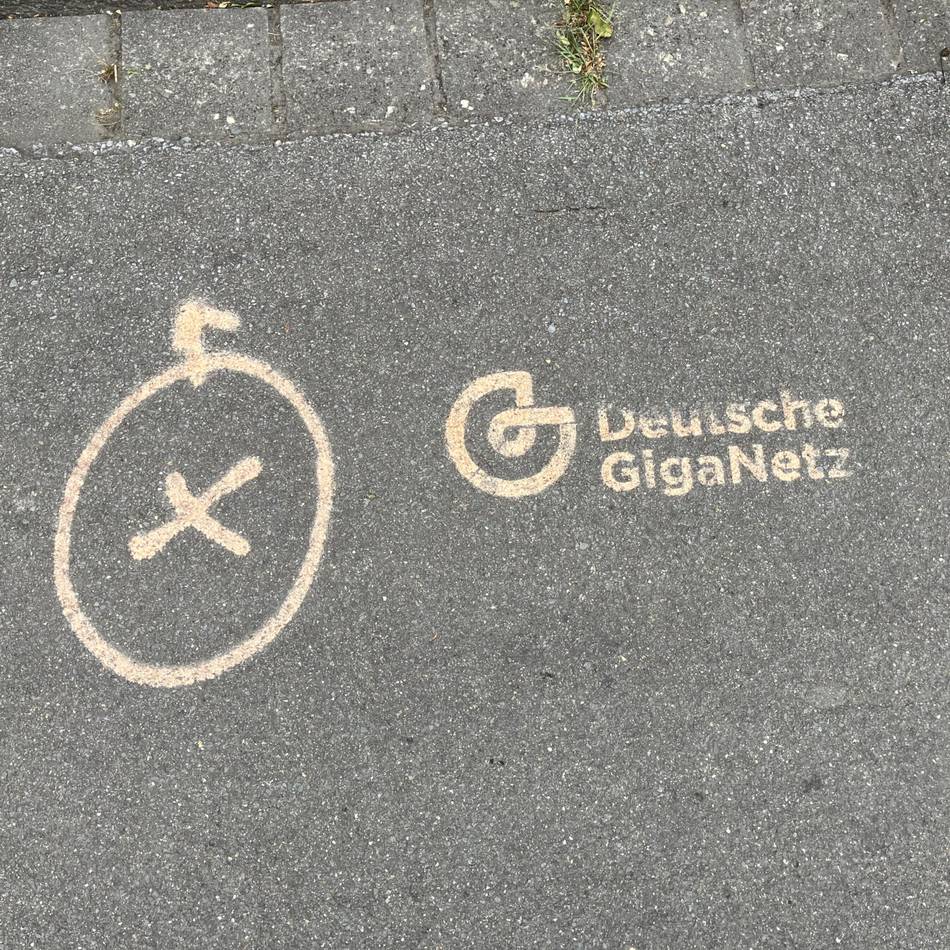 Vorwürfe gegen Glasfaser-Unternehmen: Aggressive Haustürvermarktung in Kaarst – Kritik an Deutscher Giganetz