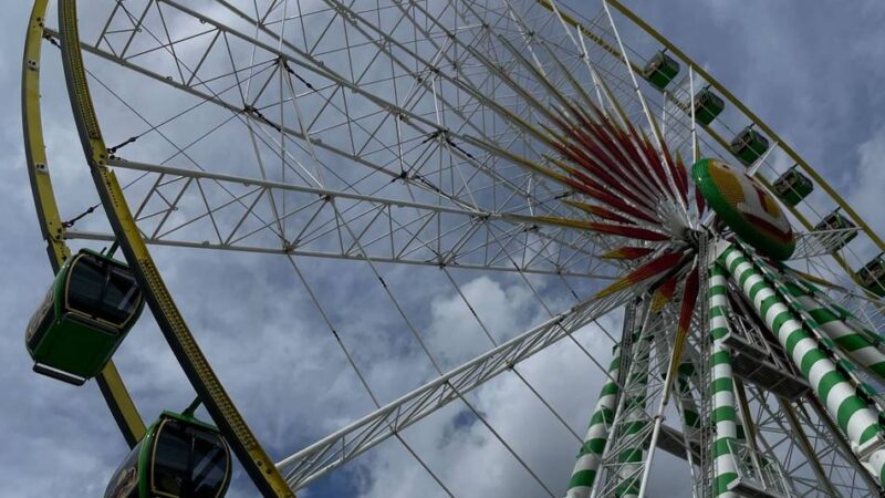 Rheinkirmes Düsseldorf 2025: Nach zehn Tagen Volksfest – Schausteller bauen die Rheinkirmes ab