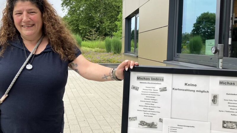 Imbiss in Grevenbroich: Schlossbad-Kiosk wieder geöffnet – Sommerferien als Bewährungsprobe