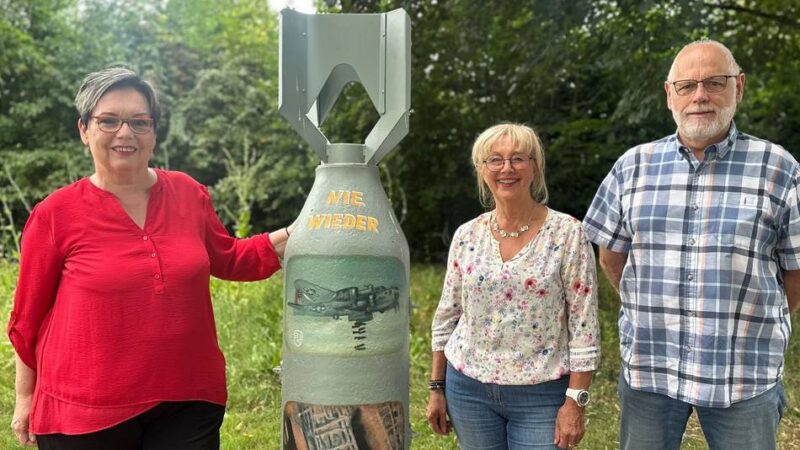 Doppel-Jubiläum im Orkener Park: Der einzige Park, wo eine Weltkriegsbombe auf einem Bunker steht