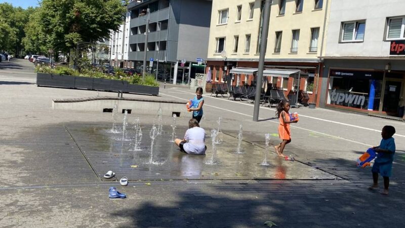 Hitze in Krefeld: So machen Krefelder sich die heiße Innenstadt erträglich