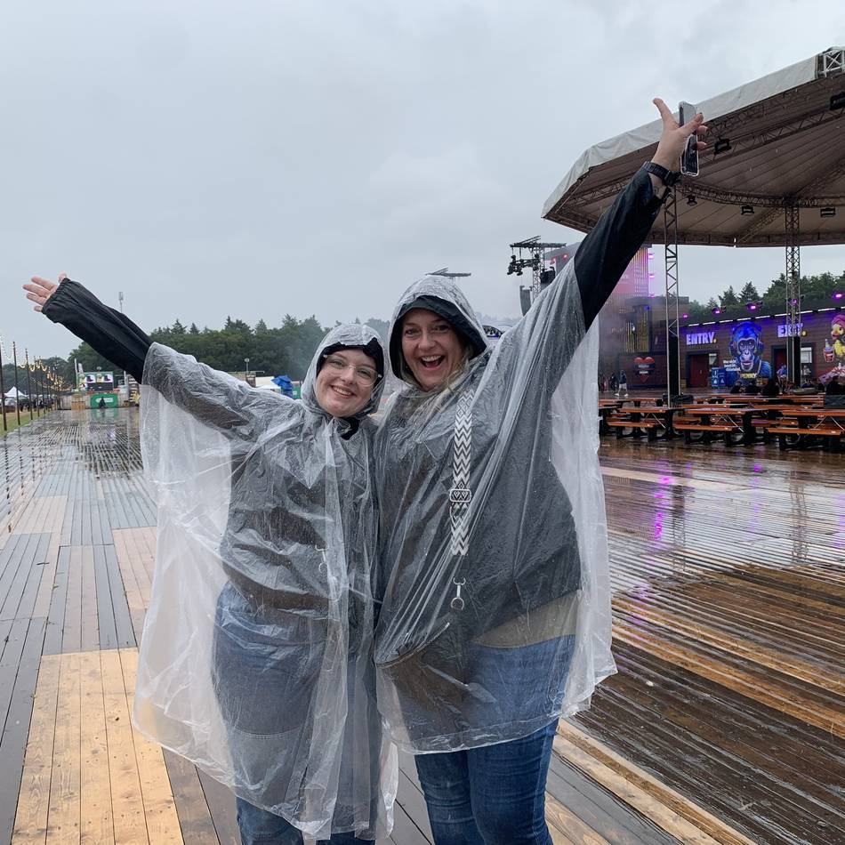 Bei der Anreise goss es in Strömen: Der große Regen von Parookaville – Fans trotzen dem Wetter