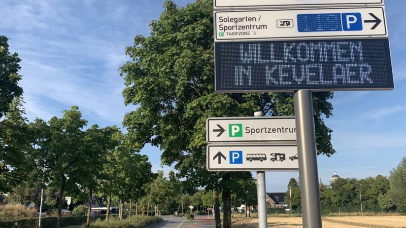 Testbetrieb für Parkleitsystem: So soll die Parkplatzsuche in Kevelaer einfacher werden