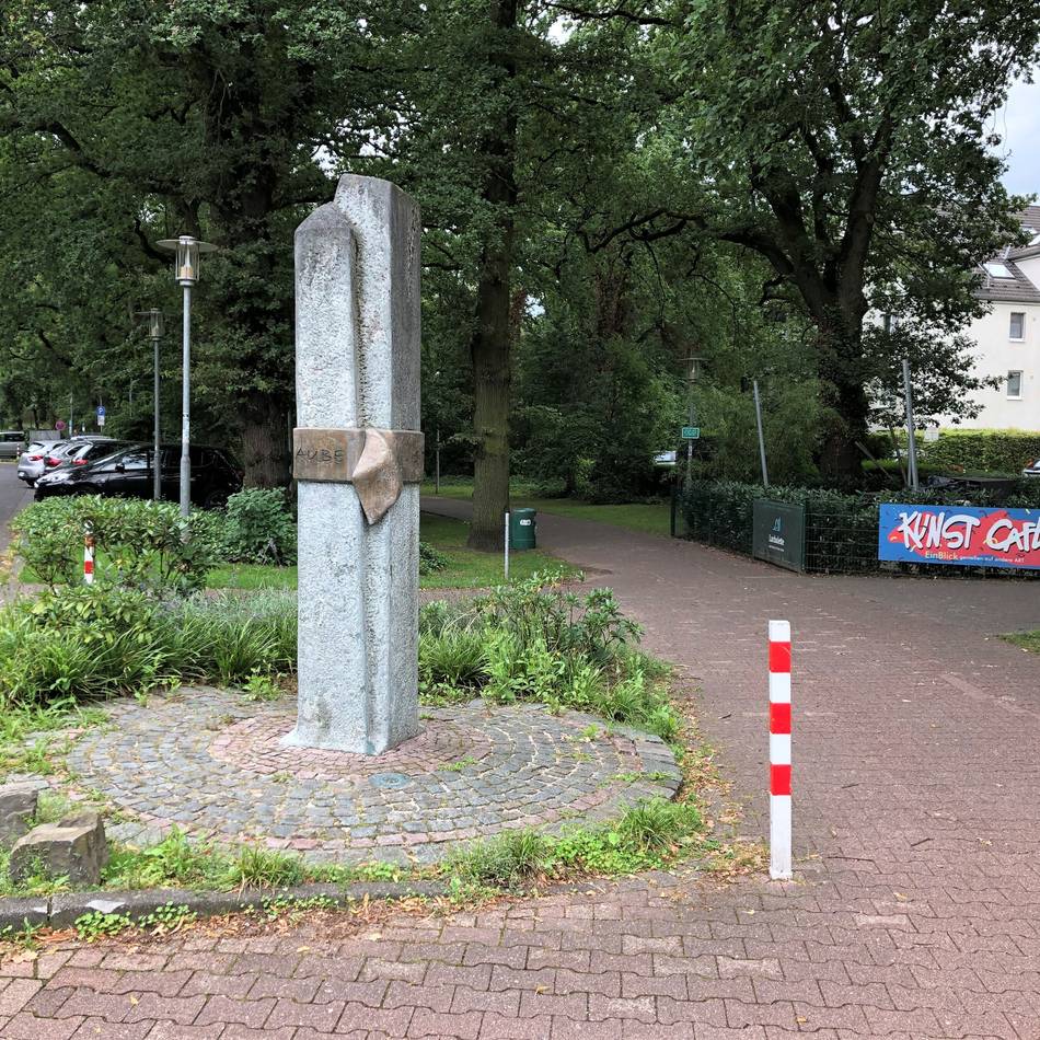 Kurioser Unfall in Kaarst: Senior lenkte Auto vom Beifahrersitz aus