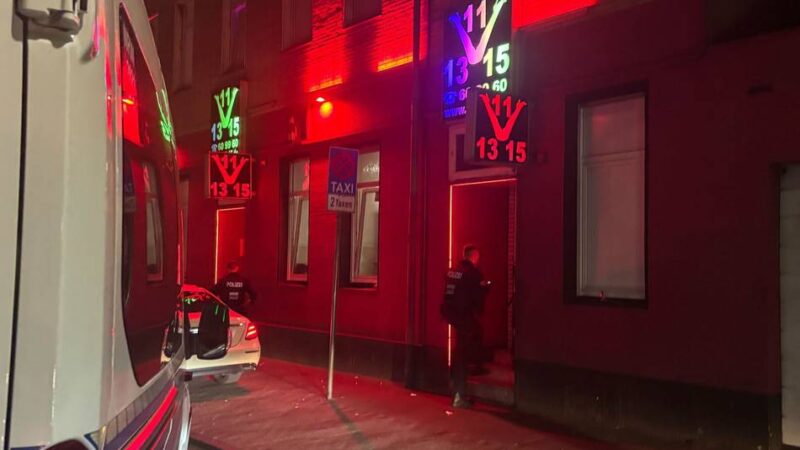 Staatsanwaltschaft Duisburg ermittelt: Versuchte Tötung im Rotlichtviertel – 20-Jähriger lebensgefährlich verletzt