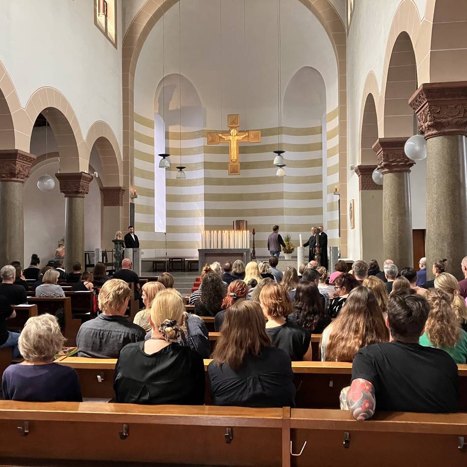 Drogenkonsum in Düsseldorf: Sozialverbände gedenken dutzender Drogentoter in Düsseldorf