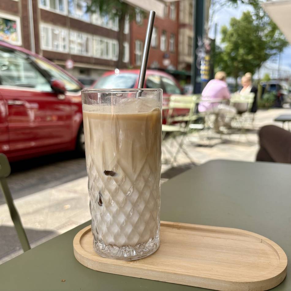 B12 an der Brunnenstraße: Einmal Kaffee vom Sternekoch, bitte