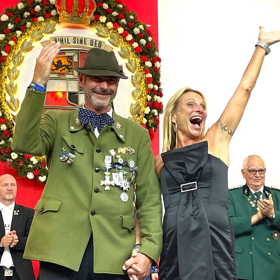 Rheinkirmes Düsseldorf 2025: Nach mehr als 150 Schuss – Schützen haben neuen Regimentskönig