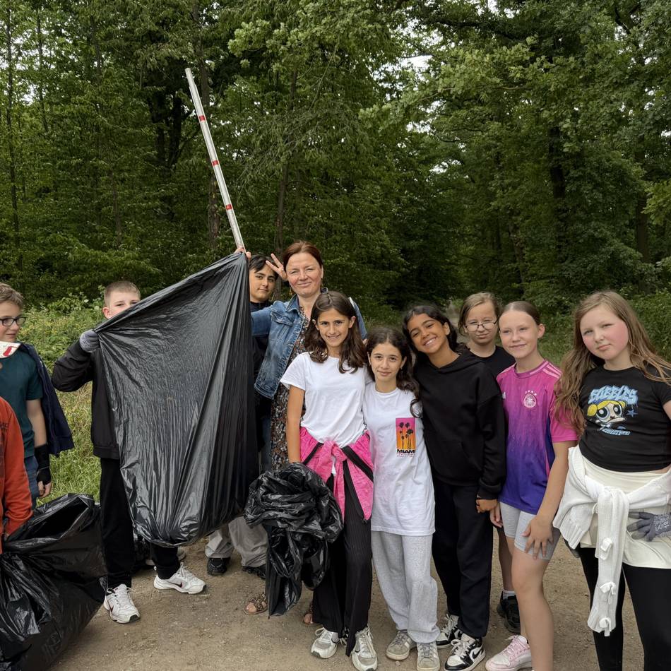 Clean up-Aktion: Monheimer Gesamtschüler setzen Zeichen für den Umweltschutz