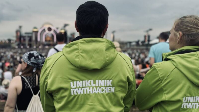 Uniklinik Aachen mit besonderem Projekt: Test bei Parookaville – ärztliche Sprechstunde in der Klokabine