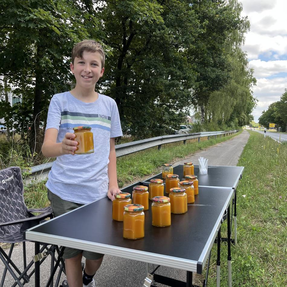 13-Jähriger aus Uedem: Frank übt sich in den Ferien mit Marmelade als Geschäftsmann