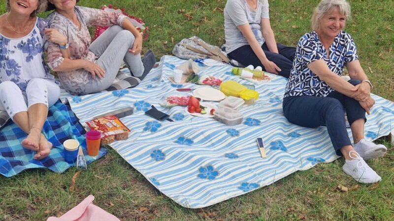 Mehrgenerationentreff Tiefenbroich: Begeistertes Publikum beim Picknick mit Musik